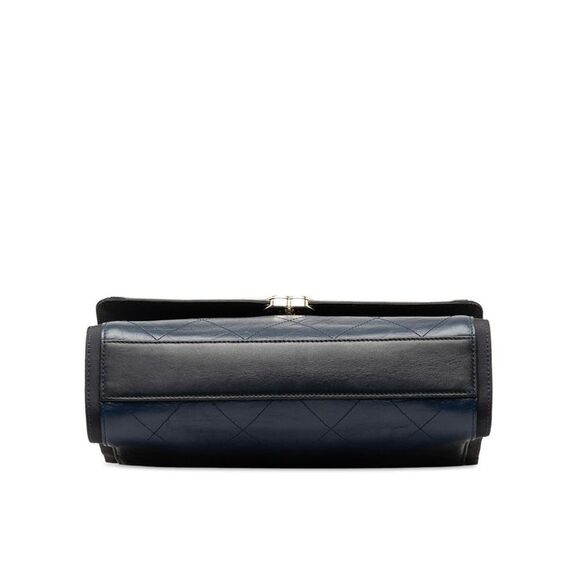 Pre Loved Chanel  19 Flap Bag in Blue Aged Calfskin Leather - Picture 4 of 8